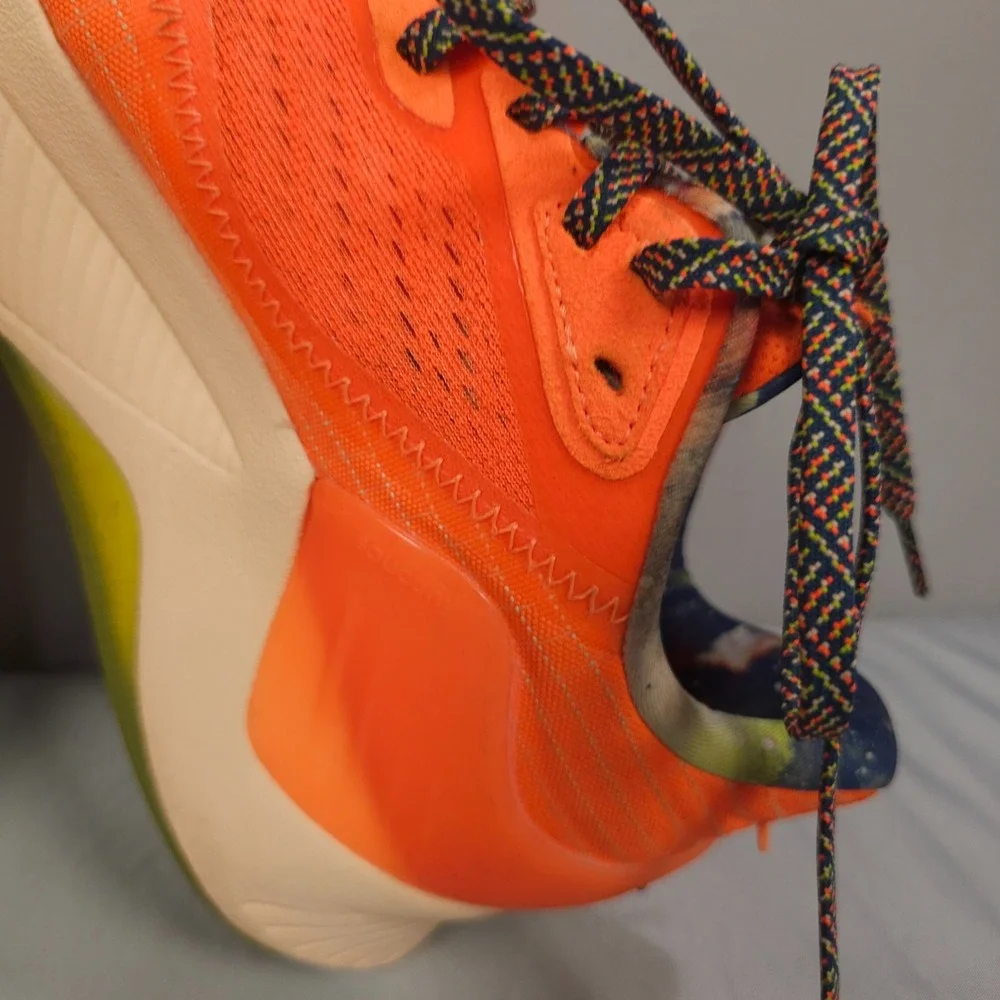Saucony Endorphin Shift 2 Shoes Women Size 9.5 Orange Running Sneaker